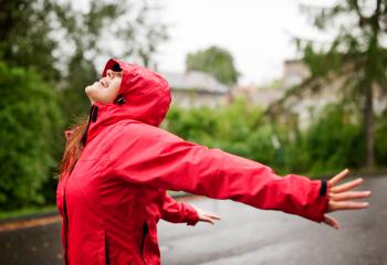 Regnjacka dam banner