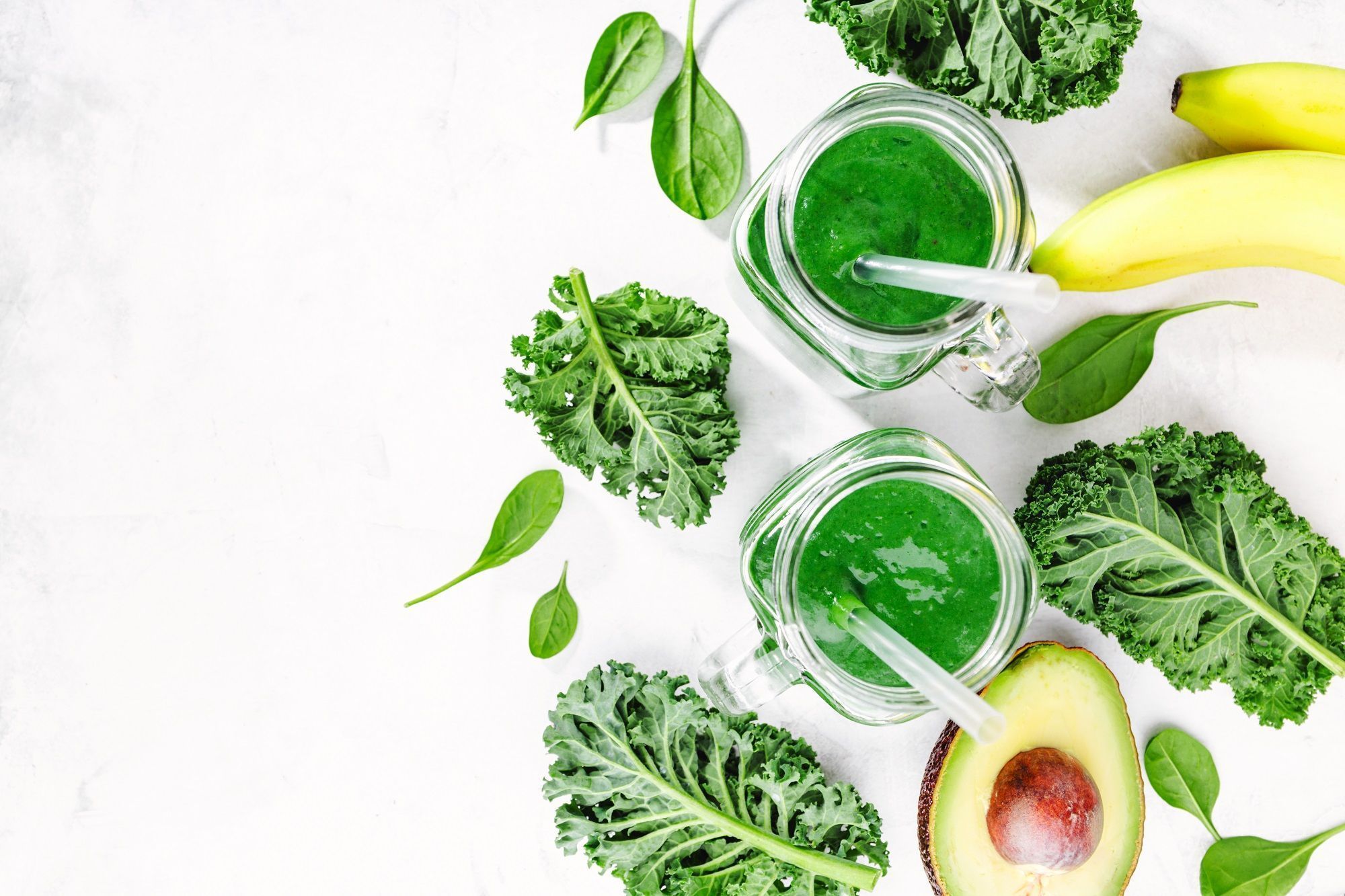 fresh made green smoothie bottle 3