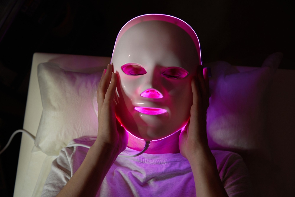 Photon mask health and beauty cosmetic procedure for woman face beauty laboratory led facial mask