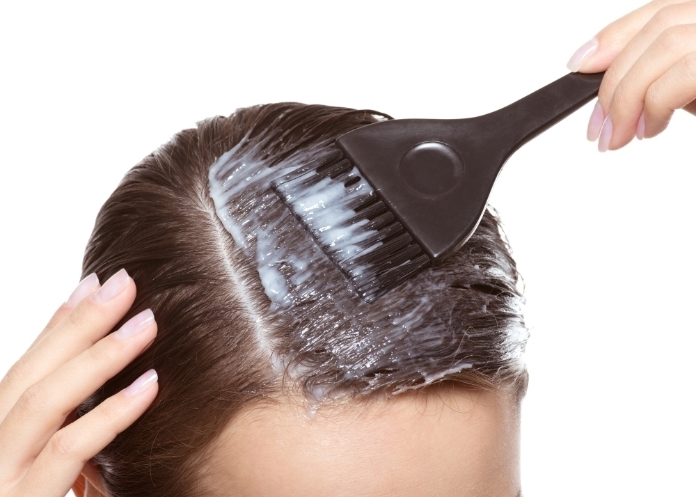 hair coloring with brush white wall 1